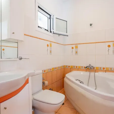 Petros Βίλα Κατάβολος