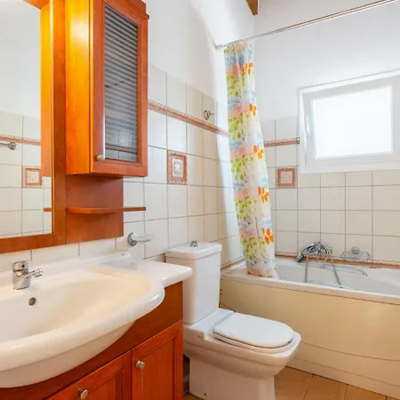 Petros Κατάβολος